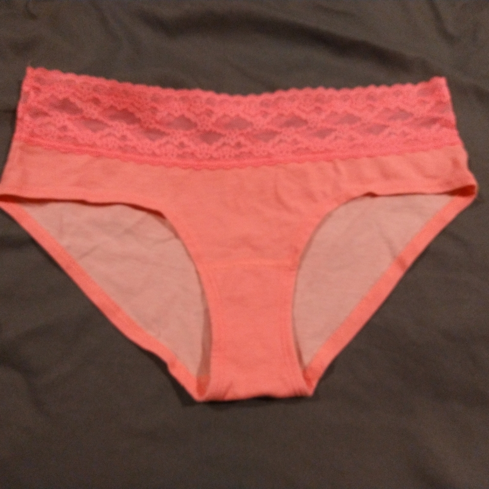 NWOT Victoria Secret Low Rise Hiphugger Panty